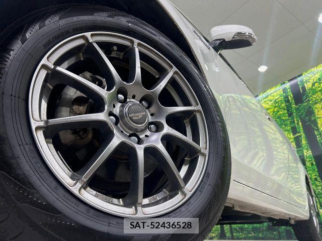 Toyota PRIUS ALPHA 2017-12 8797208-12