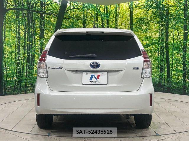 Toyota PRIUS ALPHA 2017-12 8797208-14