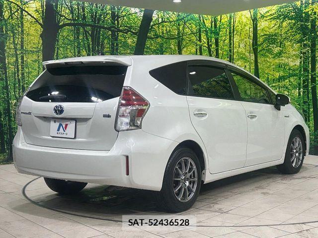 Toyota PRIUS ALPHA 2017-12 8797208-16