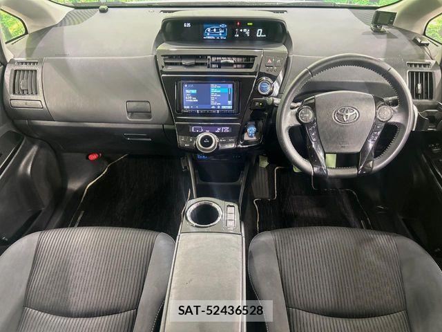 Toyota PRIUS ALPHA 2017-12 8797208-1
