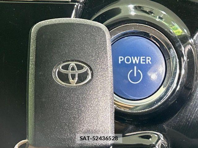 Toyota PRIUS ALPHA 2017-12 8797208-6