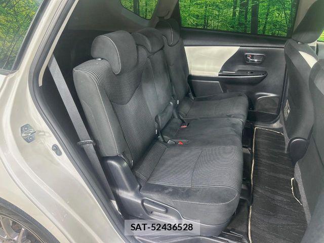 Toyota PRIUS ALPHA 2017-12 8797208-8