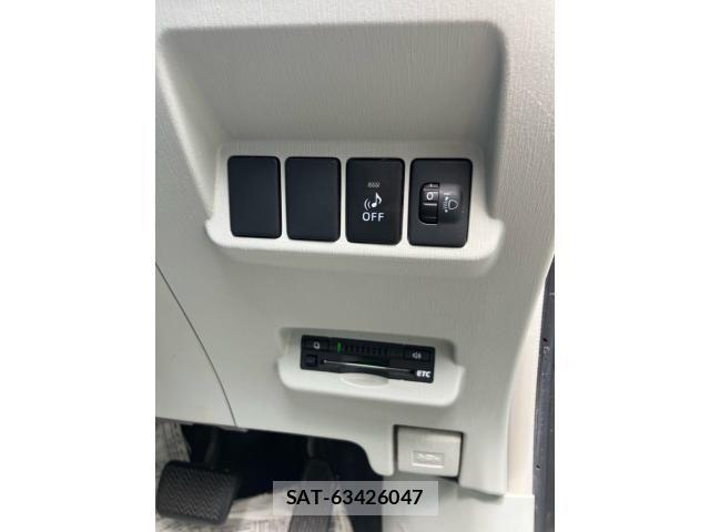 Toyota PRIUS ALPHA 2013-02 8797215-13