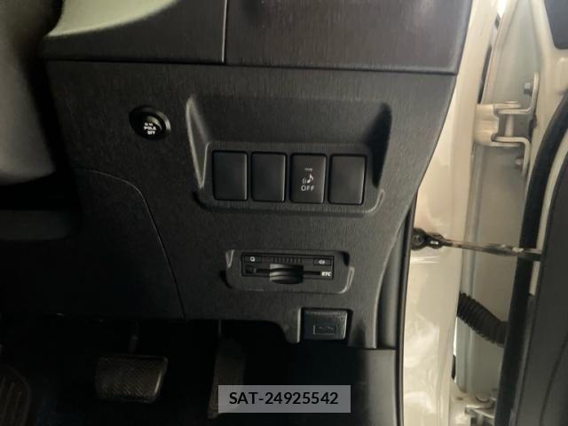 Toyota PRIUS ALPHA 2016-01 8831196-17