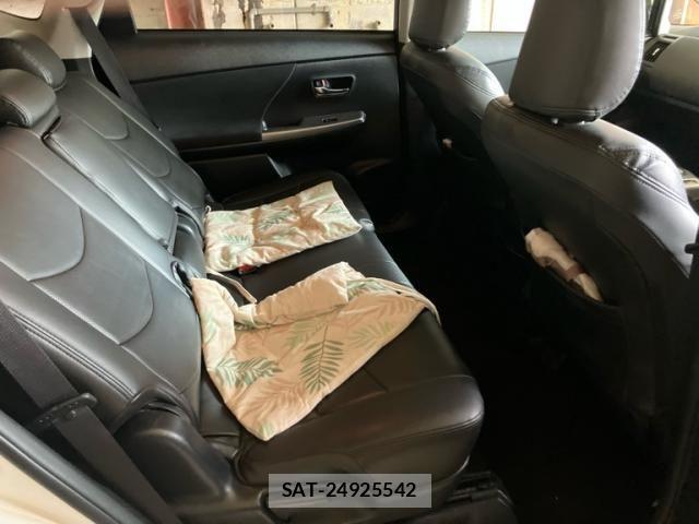 Toyota PRIUS ALPHA 2016-01 8831196-18