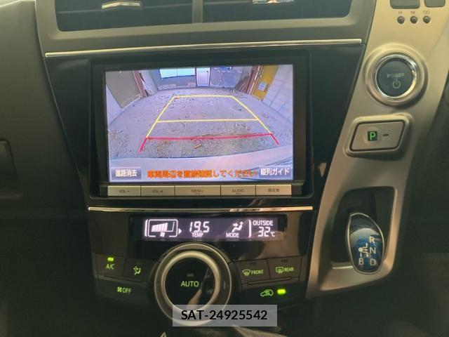 Toyota PRIUS ALPHA 2016-01 8831196-21