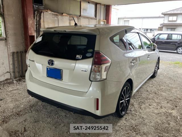 Toyota PRIUS ALPHA 2016-01 8831196-3