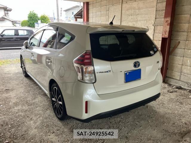 Toyota PRIUS ALPHA 2016-01 8831196-5