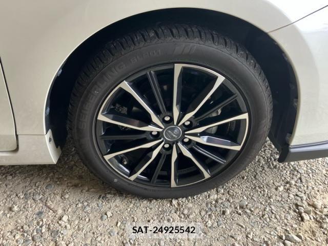 Toyota PRIUS ALPHA 2016-01 8831196-7