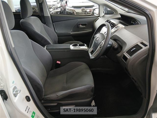 Toyota PRIUS ALPHA 2013-03 8831199-11