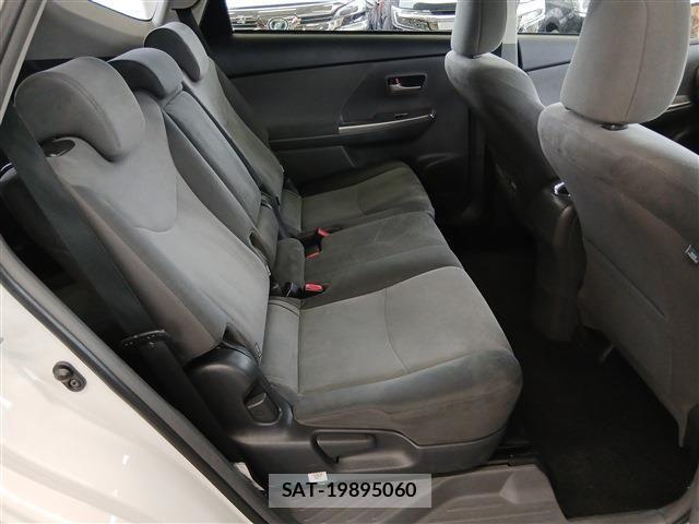 Toyota PRIUS ALPHA 2013-03 8831199-12