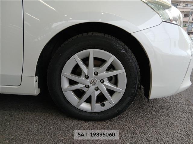 Toyota PRIUS ALPHA 2013-03 8831199-14
