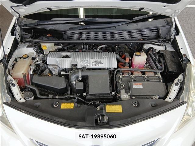Toyota PRIUS ALPHA 2013-03 8831199-17
