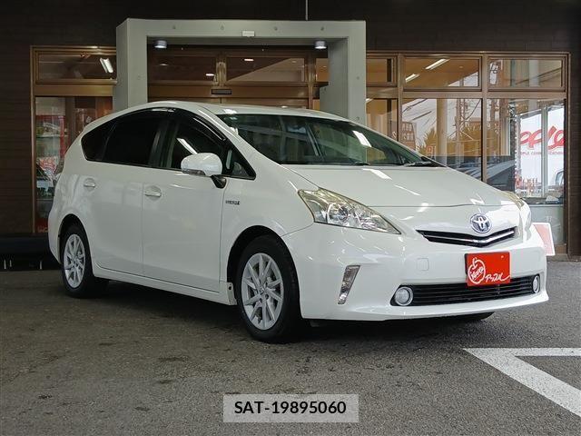 Toyota PRIUS ALPHA 2013-03 8831199-1