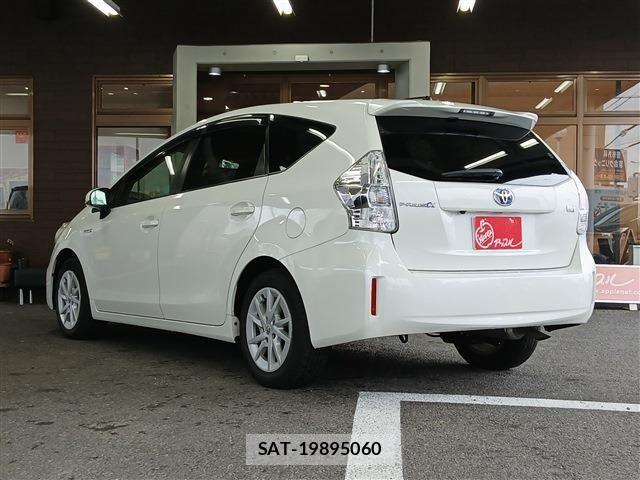 Toyota PRIUS ALPHA 2013-03 8831199-3