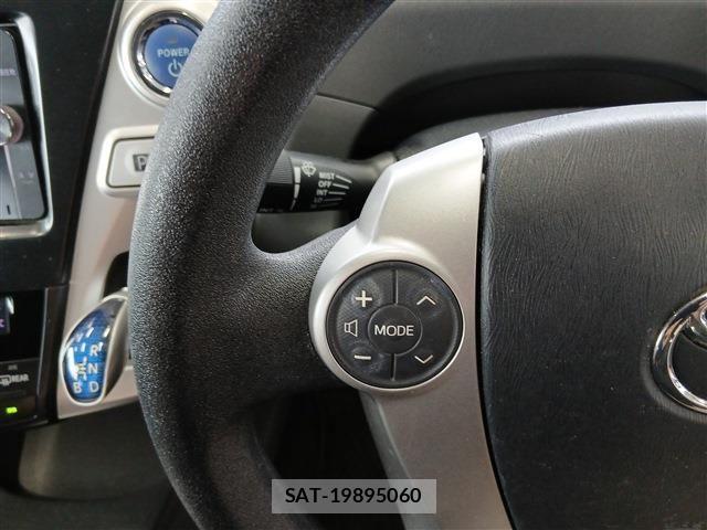 Toyota PRIUS ALPHA 2013-03 8831199-7