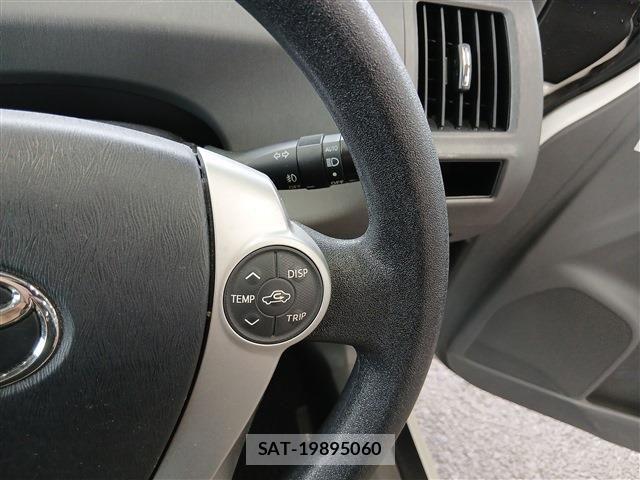 Toyota PRIUS ALPHA 2013-03 8831199-8