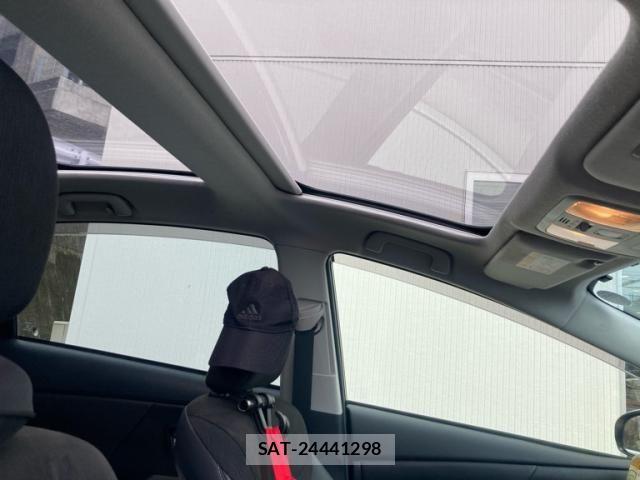 Toyota PRIUS ALPHA 2016-06 8831198-12