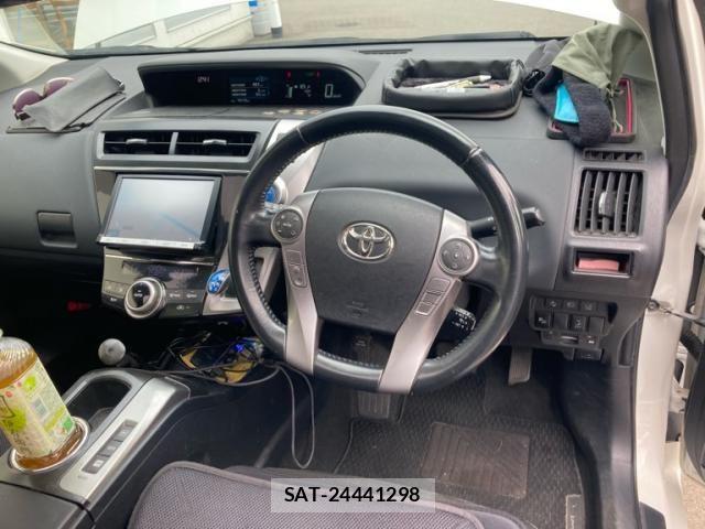 Toyota PRIUS ALPHA 2016-06 8831198-13