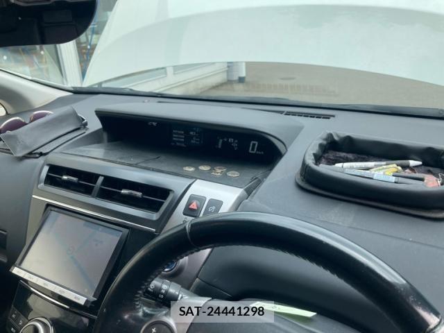 Toyota PRIUS ALPHA 2016-06 8831198-14