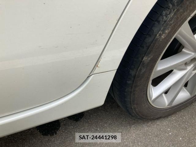 Toyota PRIUS ALPHA 2016-06 8831198-17