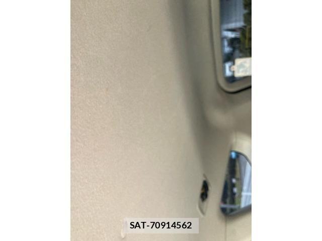 Toyota PRIUS ALPHA 2011-12 8831205-10