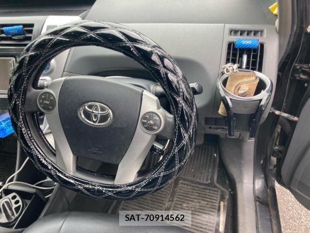 Toyota PRIUS ALPHA 2011-12 8831205-12