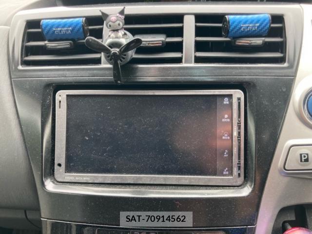 Toyota PRIUS ALPHA 2011-12 8831205-13