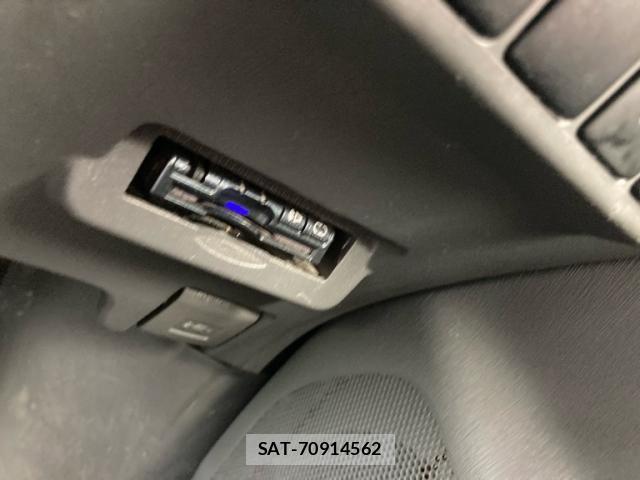 Toyota PRIUS ALPHA 2011-12 8831205-16