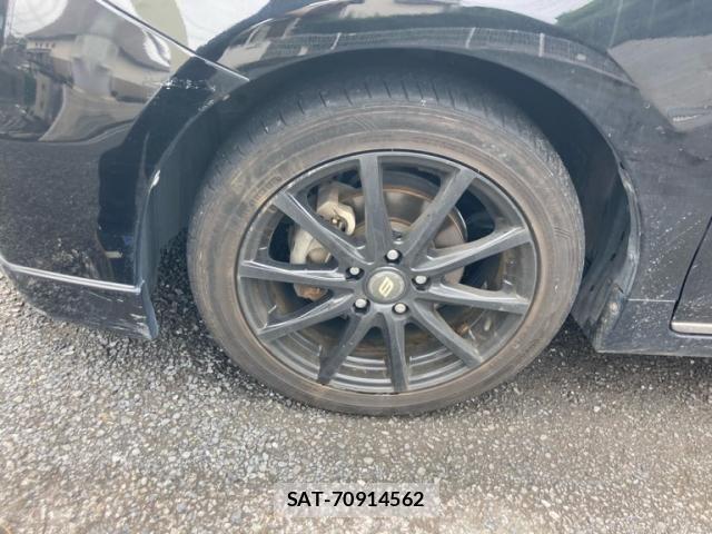 Toyota PRIUS ALPHA 2011-12 8831205-6