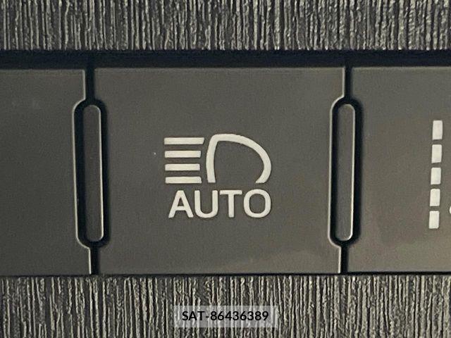 Toyota PRIUS ALPHA 2020-02 8850419-6