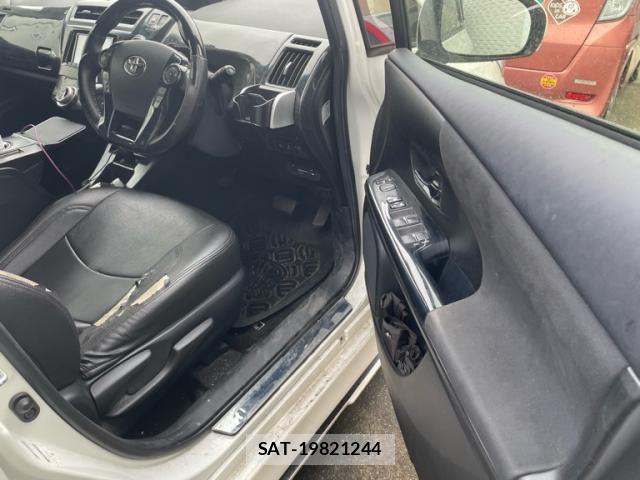 Toyota PRIUS ALPHA 2016-03 8849891-11