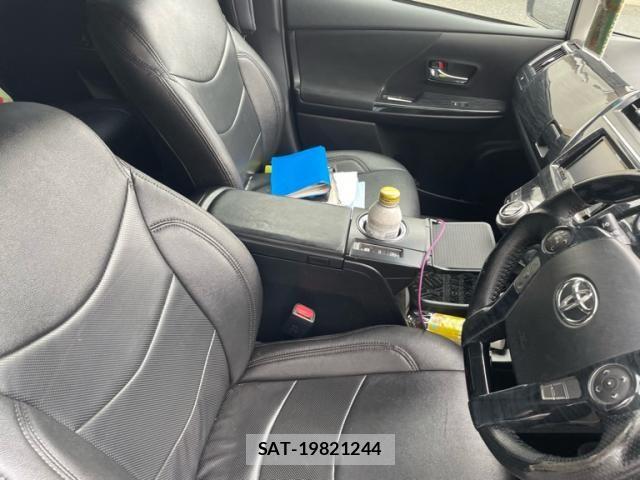 Toyota PRIUS ALPHA 2016-03 8849891-13