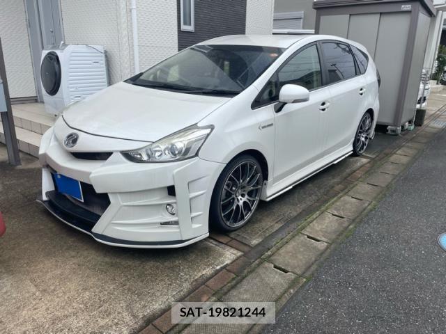 Toyota PRIUS ALPHA 2016-03 8849891-1