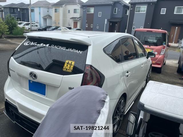 Toyota PRIUS ALPHA 2016-03 8849891-4