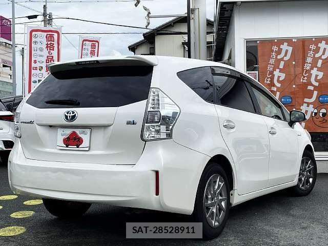 Toyota PRIUS ALPHA 2013-10 8849725-2
