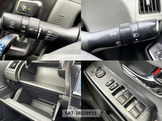 Toyota PRIUS ALPHA 2013-10 8849725-5