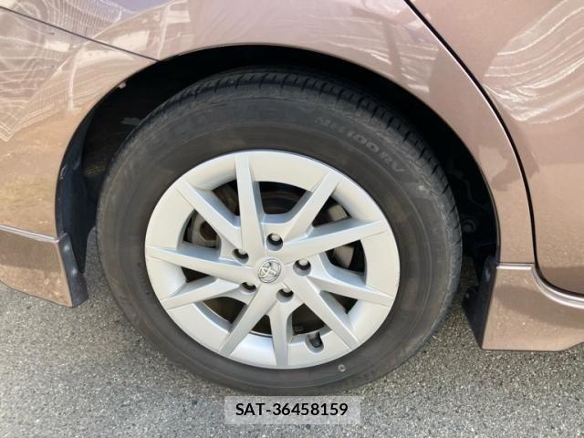 Toyota PRIUS ALPHA 2015-05 8850420-4