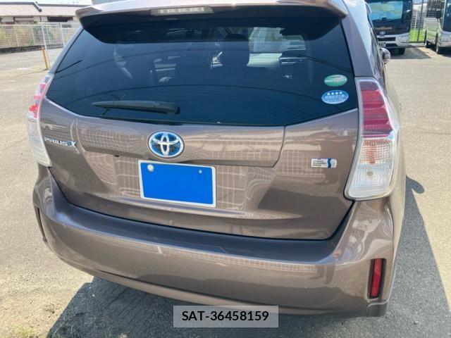 Toyota PRIUS ALPHA 2015-05 8850420-5