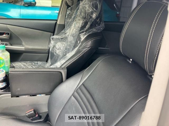 Toyota PRIUS ALPHA 2011-09 8850427-10