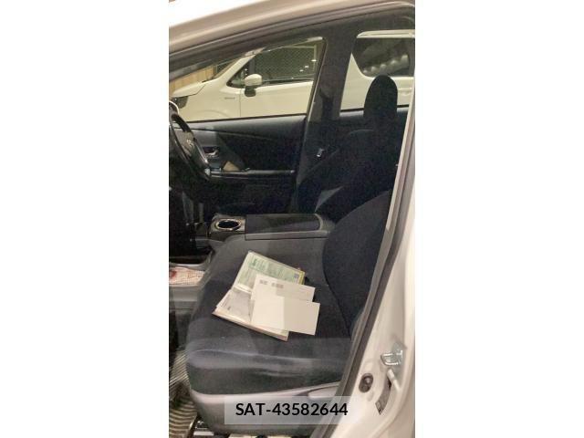 Toyota PRIUS ALPHA 2014-01 8850425-10