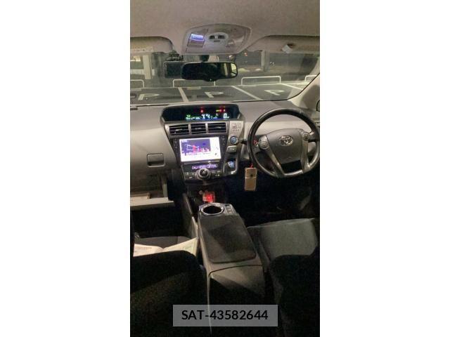 Toyota PRIUS ALPHA 2014-01 8850425-12