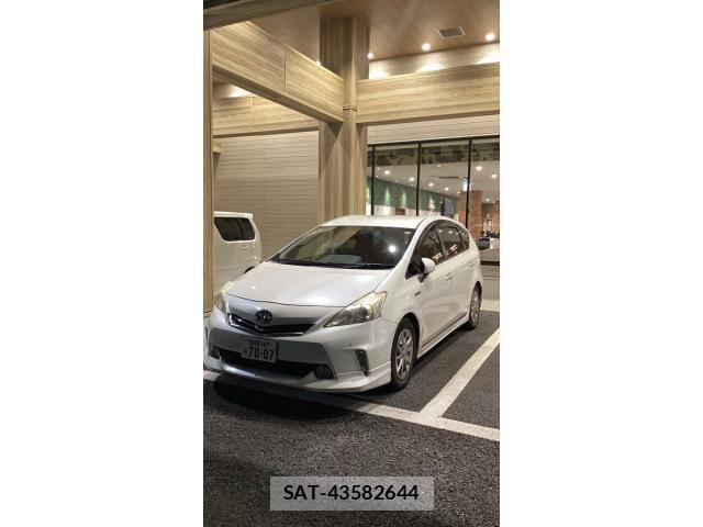 Toyota PRIUS ALPHA 2014-01 8850425-1