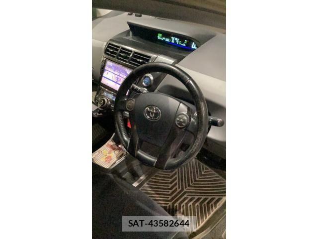 Toyota PRIUS ALPHA 2014-01 8850425-20