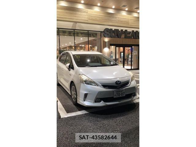Toyota PRIUS ALPHA 2014-01 8850425-3