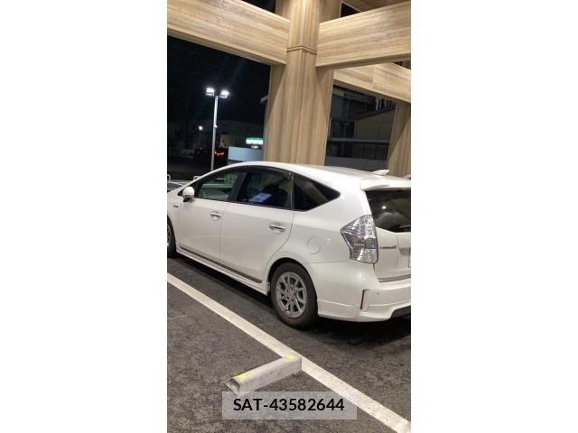 Toyota PRIUS ALPHA 2014-01 8850425-4
