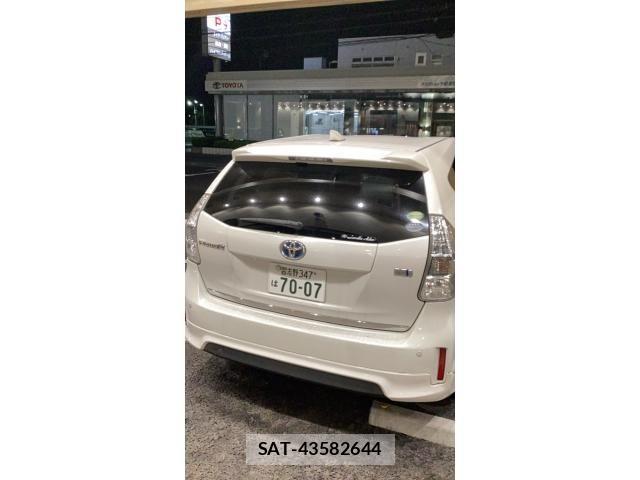 Toyota PRIUS ALPHA 2014-01 8850425-6