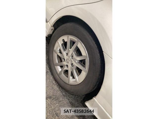 Toyota PRIUS ALPHA 2014-01 8850425-7