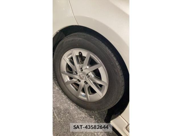 Toyota PRIUS ALPHA 2014-01 8850425-8