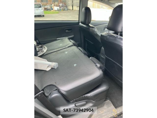 Toyota PRIUS ALPHA 2013-01 8849940-14